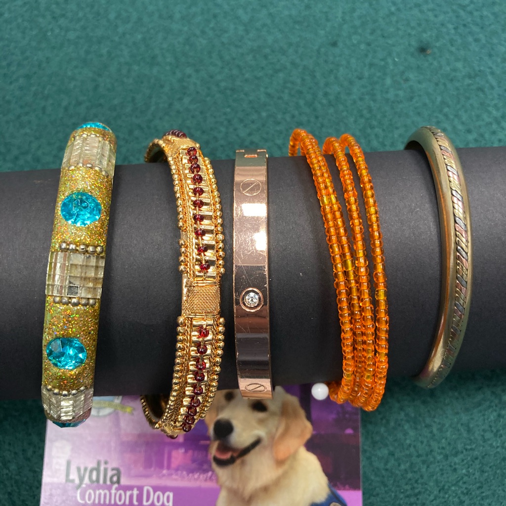 5 Bracelets.
